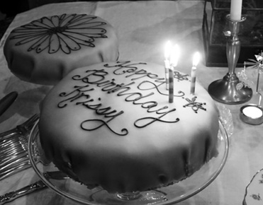 Prinsesstarte with writing on top that says Happy Birthday Krissy